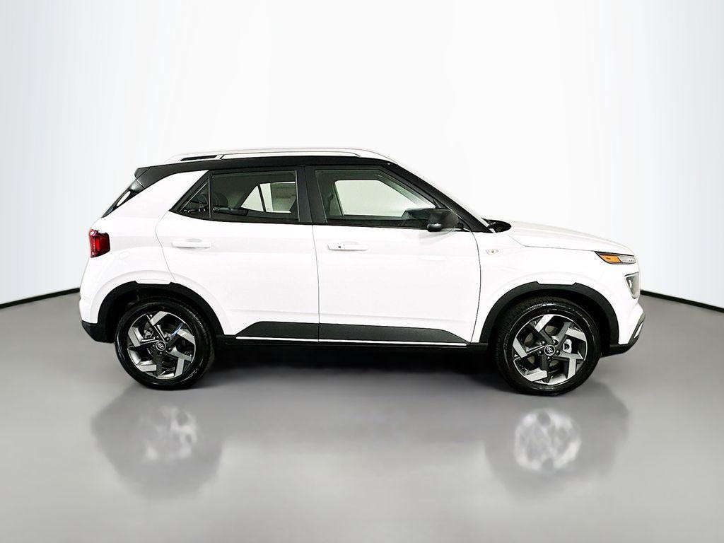 New 2026 Hyundai Venue SEL w/Two-Tone Roof SUV