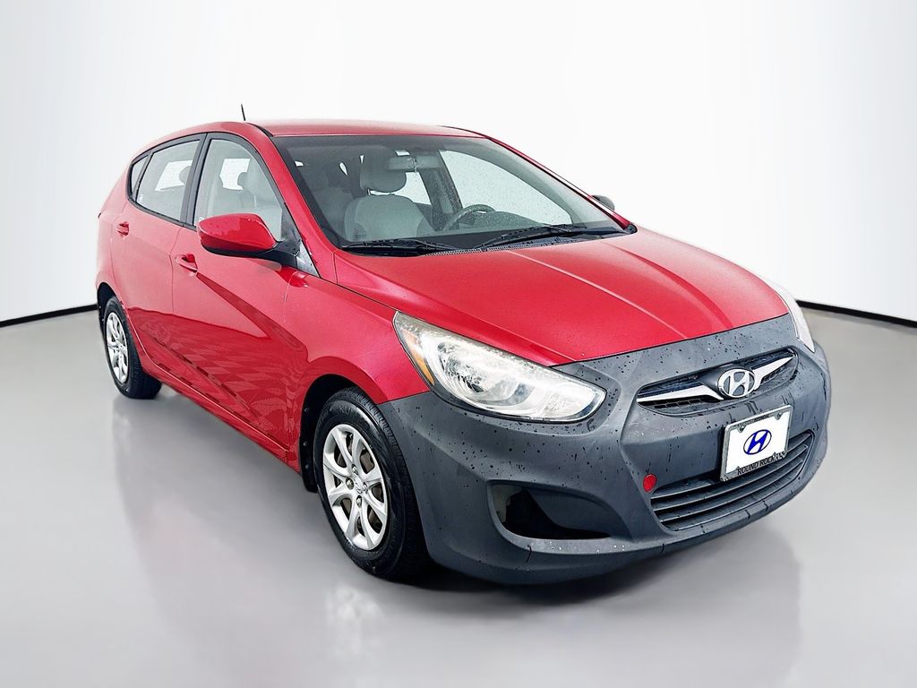 2013 Hyundai Accent GS photo 3