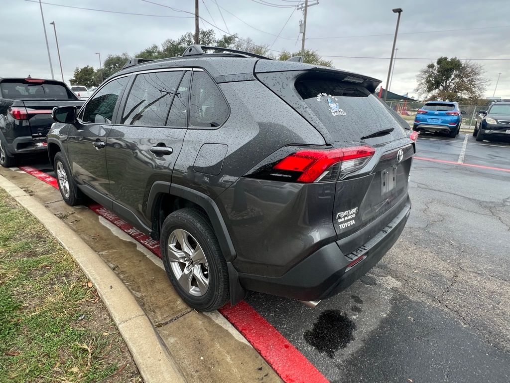 2023 Toyota RAV4 XLE photo 2