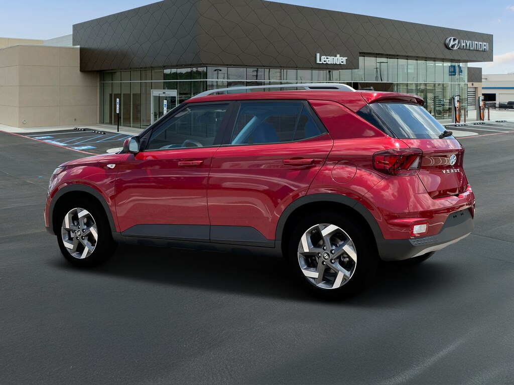 2025 Hyundai Venue Limited photo 3