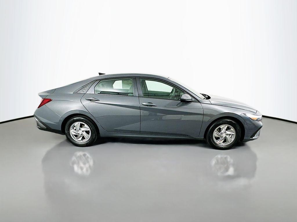 New 2026 Hyundai Elantra SE Sedan