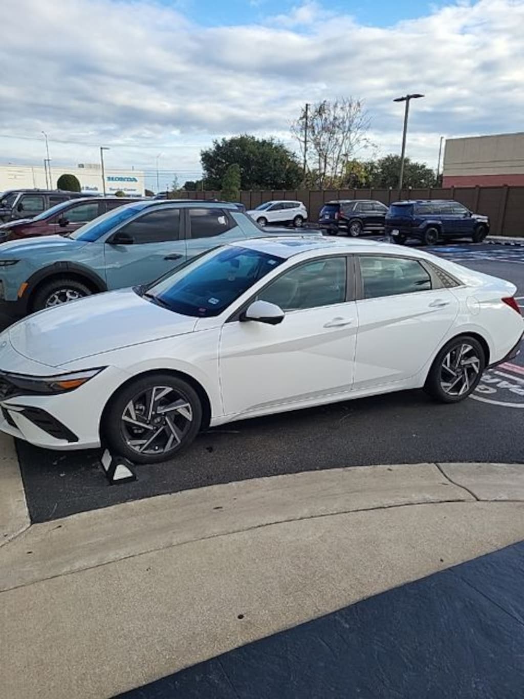 Certified 2024 Hyundai Elantra Limited Sedan