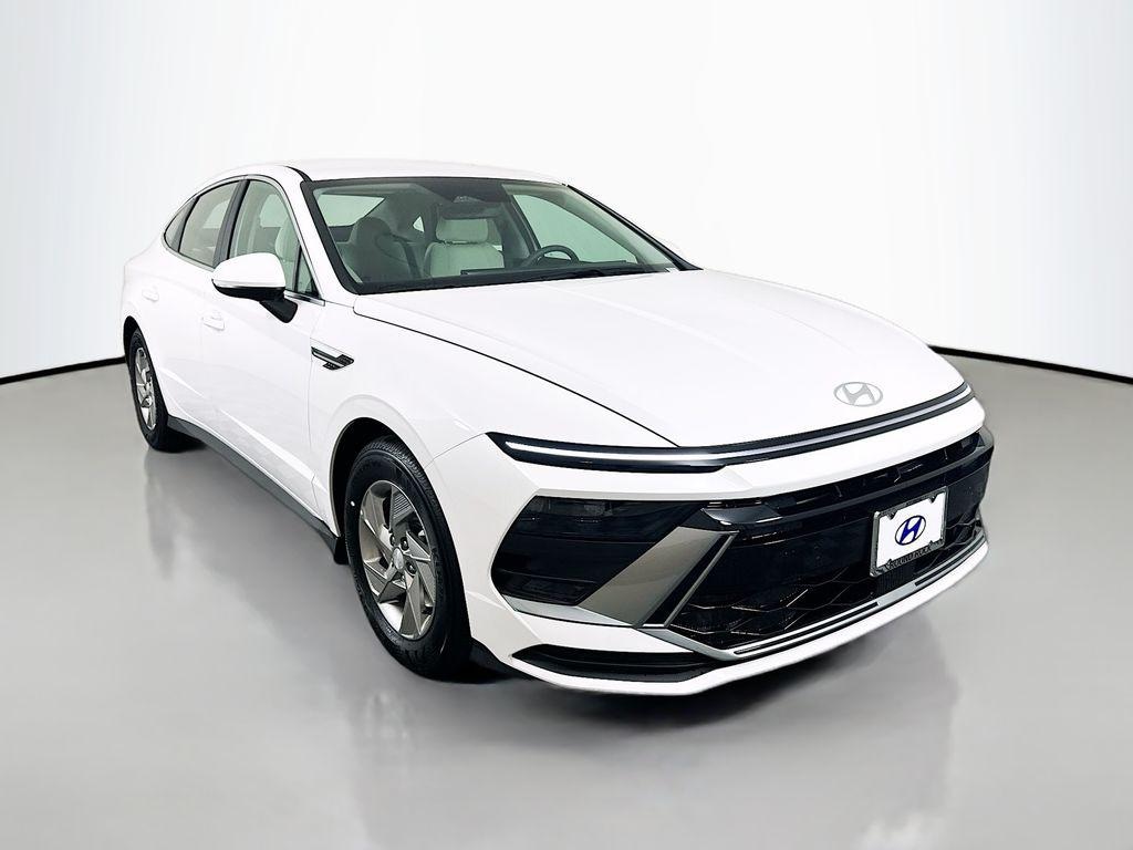 New 2026 Hyundai Sonata SE Sedan