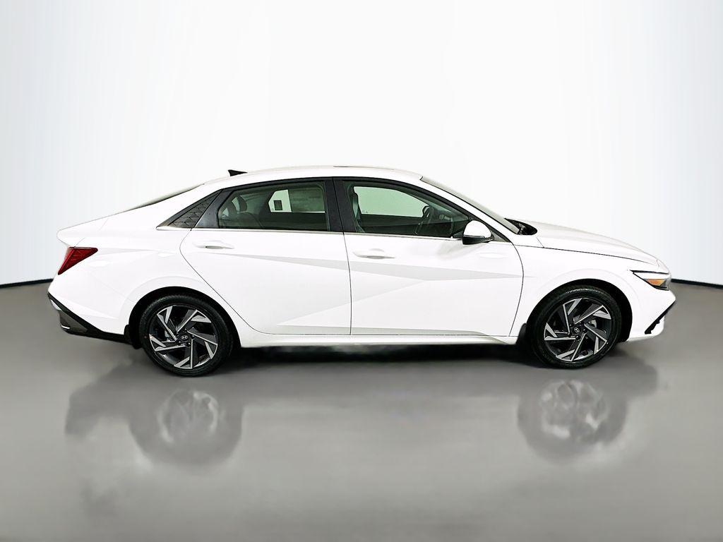 New 2026 Hyundai Elantra Hybrid Limited Sedan