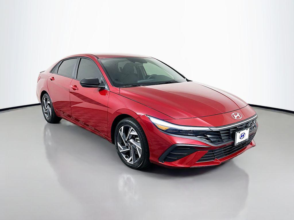 2025 Hyundai Elantra SEL Sport photo 3