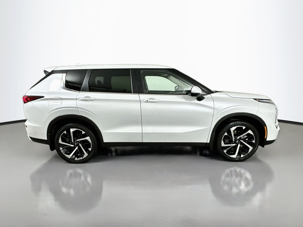 Used 2024 Mitsubishi Outlander SE SUV
