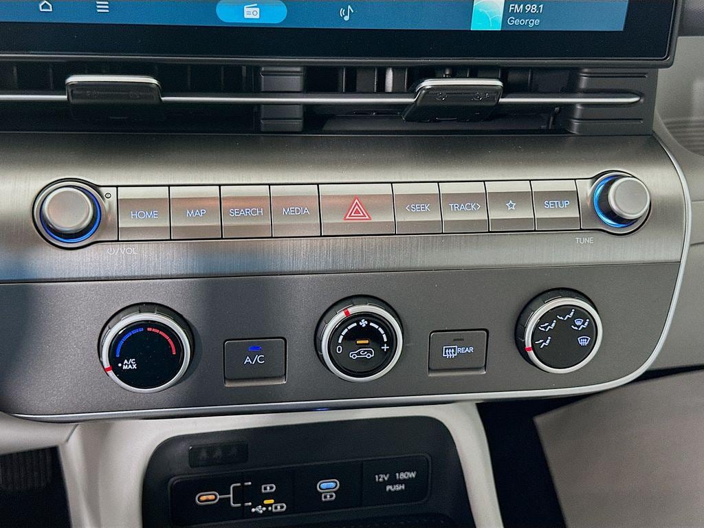 2026 Hyundai Kona SE - Photo 13