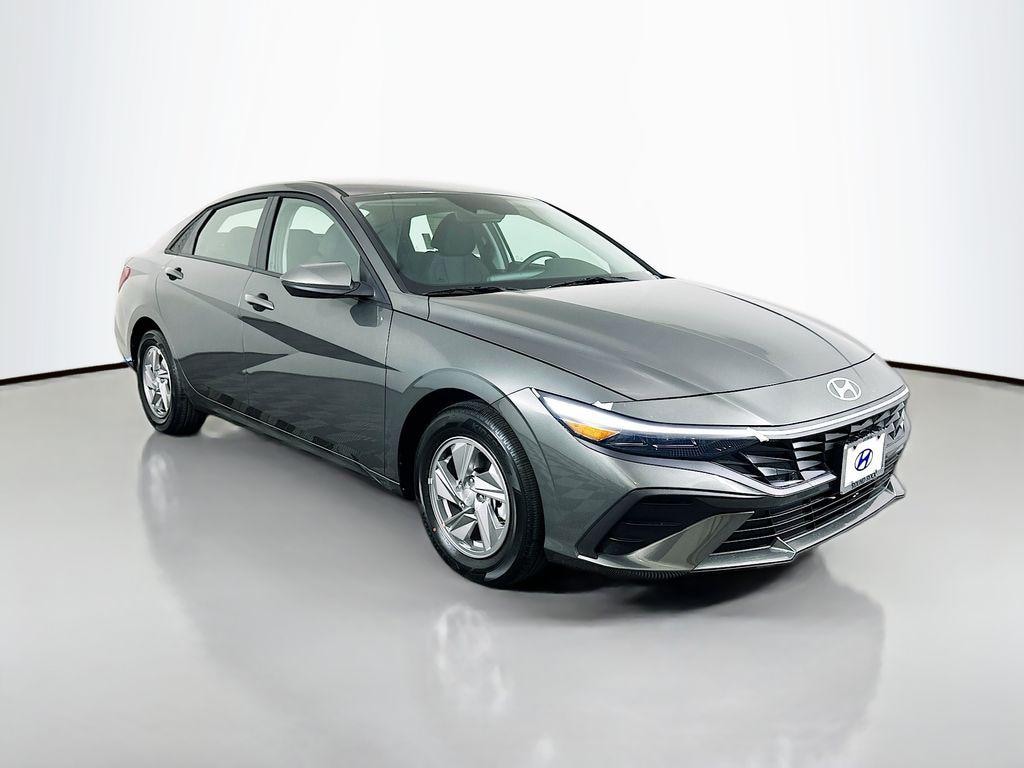 New 2026 Hyundai Elantra SE Sedan