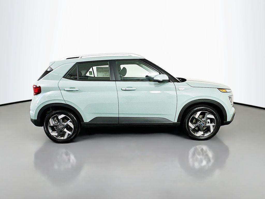 2026 Hyundai Venue SEL - Photo 4