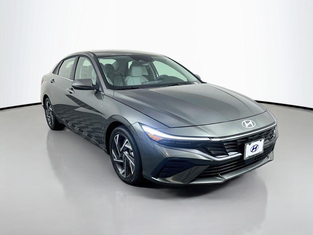 New 2026 Hyundai Elantra Limited Sedan
