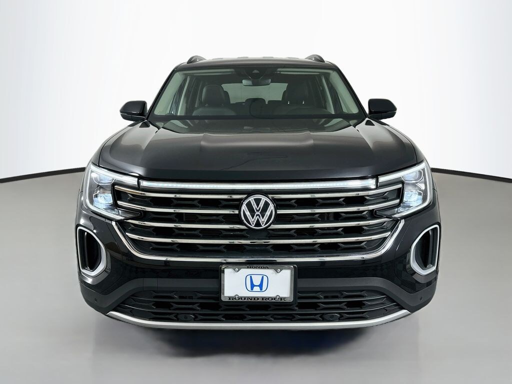 Used 2025 Volkswagen Atlas 2.0T SE w/Technology SUV