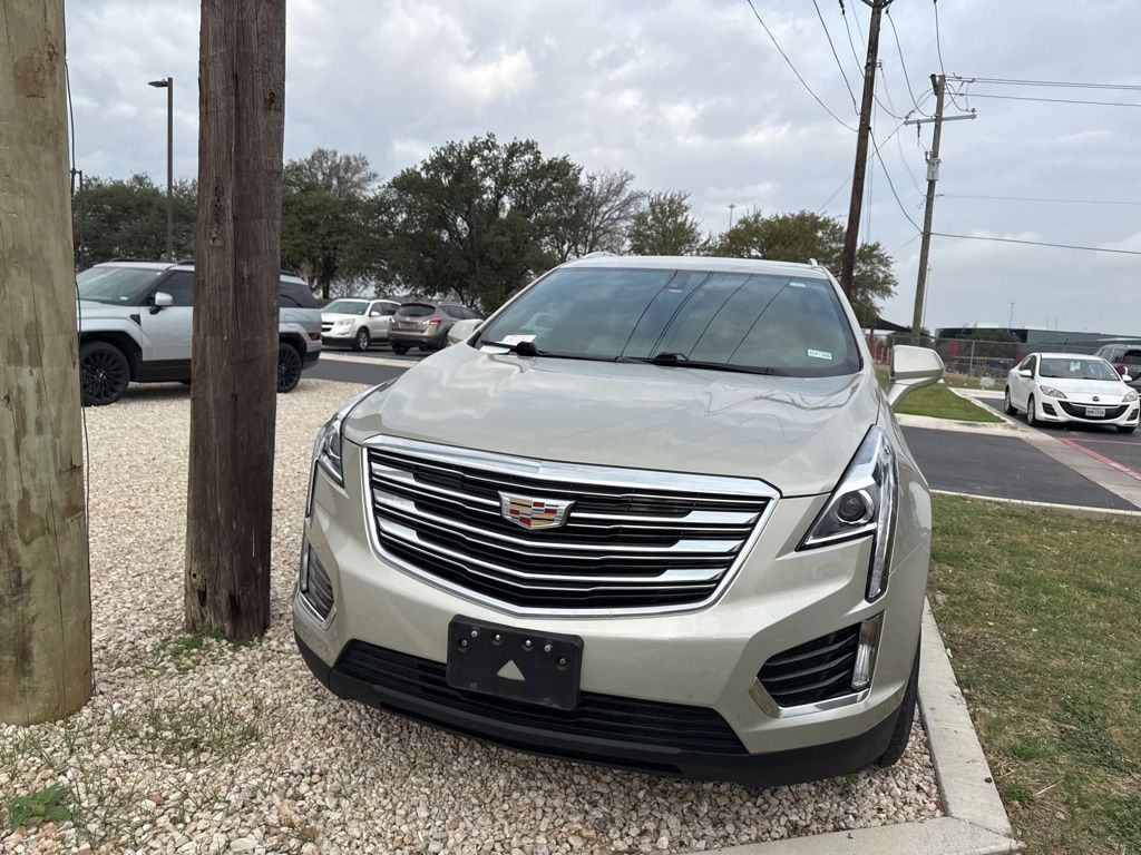 2017 Cadillac XT5 Base photo 2