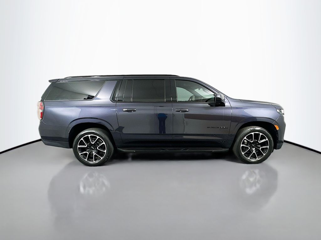2023 Chevrolet Suburban RST photo 4