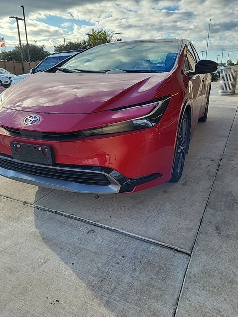 2024 Toyota Prius XLE photo 2