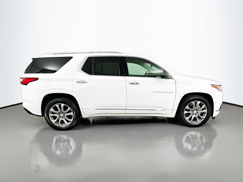 2021 Chevrolet Traverse Premier photo 4