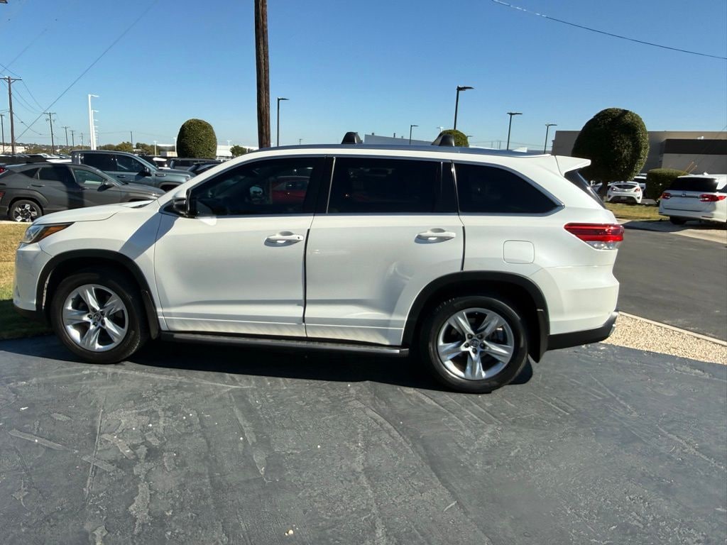 Used 2017 Toyota Highlander Limited V6 SUV