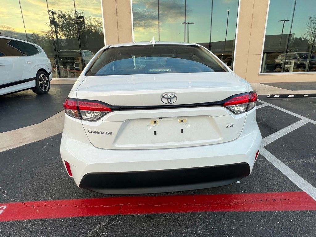 2026 Toyota Corolla LE photo 3