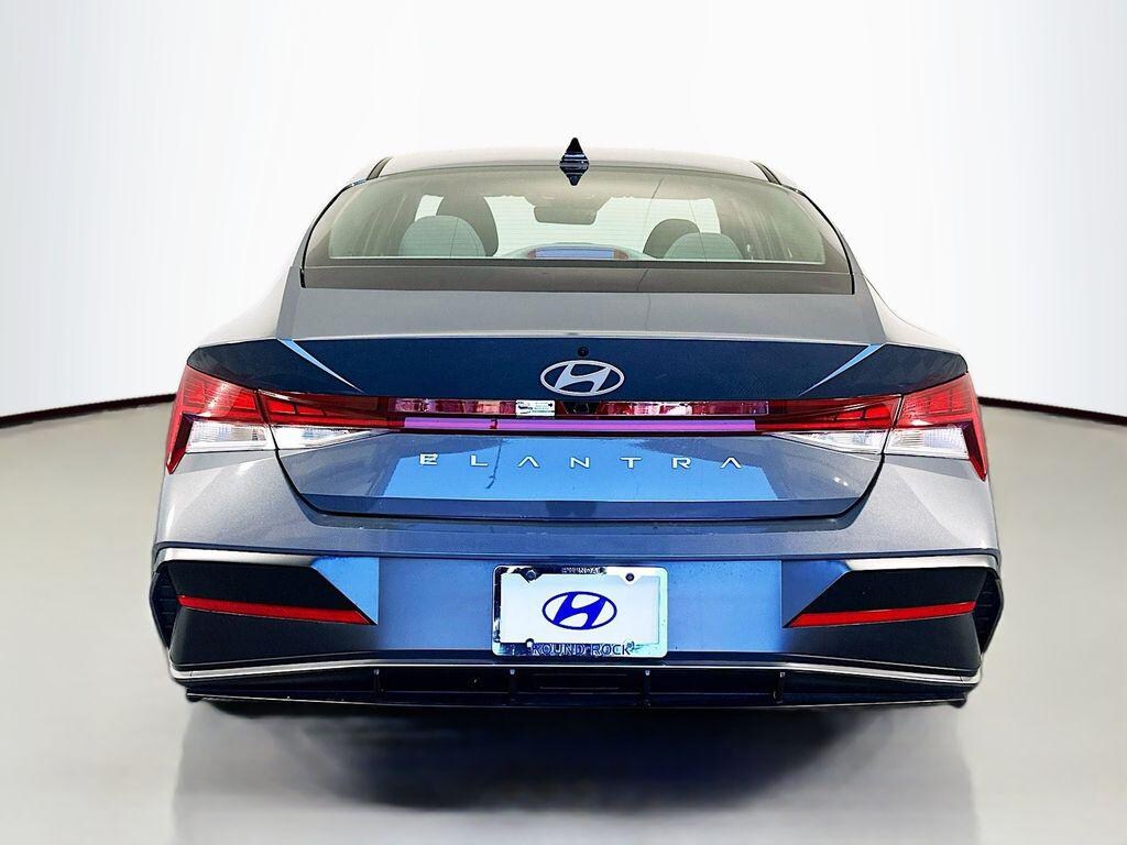 New 2025 Hyundai Elantra SEL Convenience Sedan