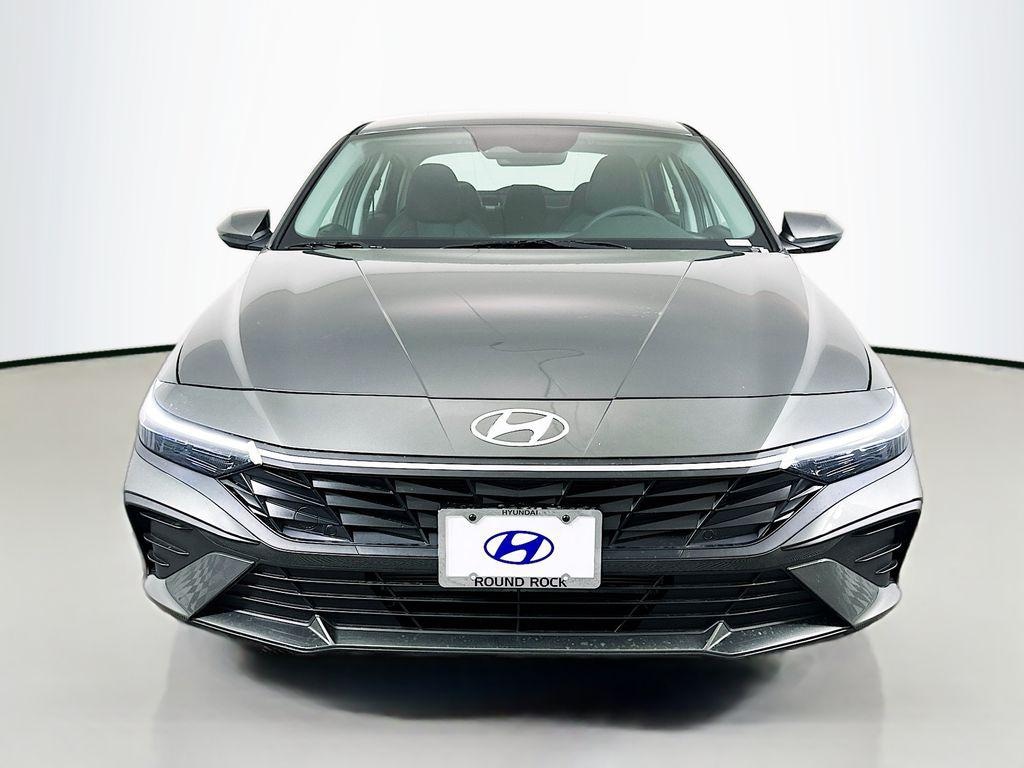 New 2026 Hyundai Elantra SE Sedan