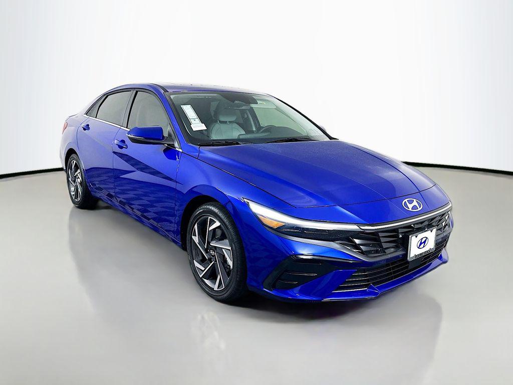 2025 Hyundai Elantra Limited photo 3