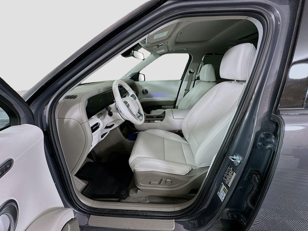 2026 Hyundai Palisade Limited - Photo 16