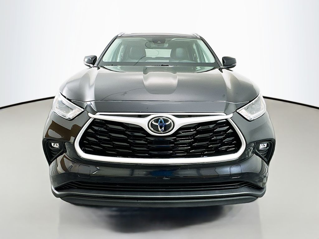 Used 2021 Toyota Highlander XLE with VIN 5TDHZRAH7MS050480 for sale in Round Rock, TX