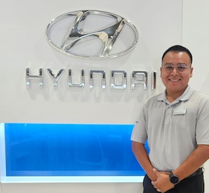 Staff member Sebastian Sanchez from ID_49d6d4ec247d