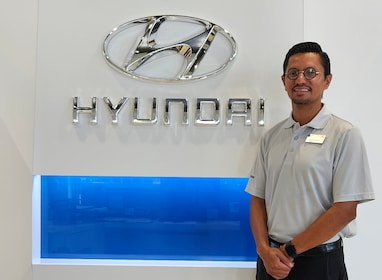 Staff member Jonathan Barrera from ID_49d6d4ec247d