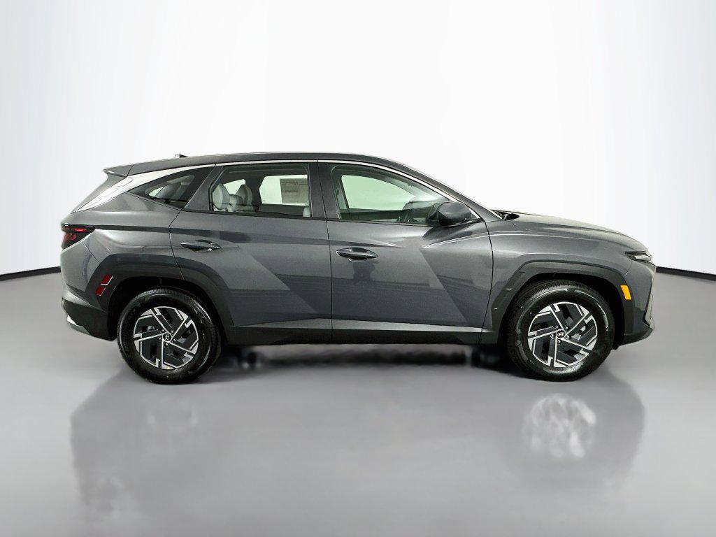 New 2026 Hyundai Tucson Hybrid SE SUV
