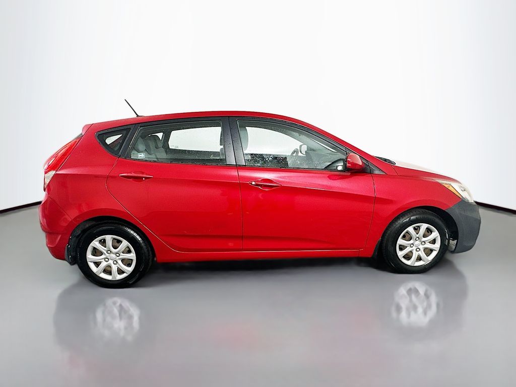 2013 Hyundai Accent GS photo 4