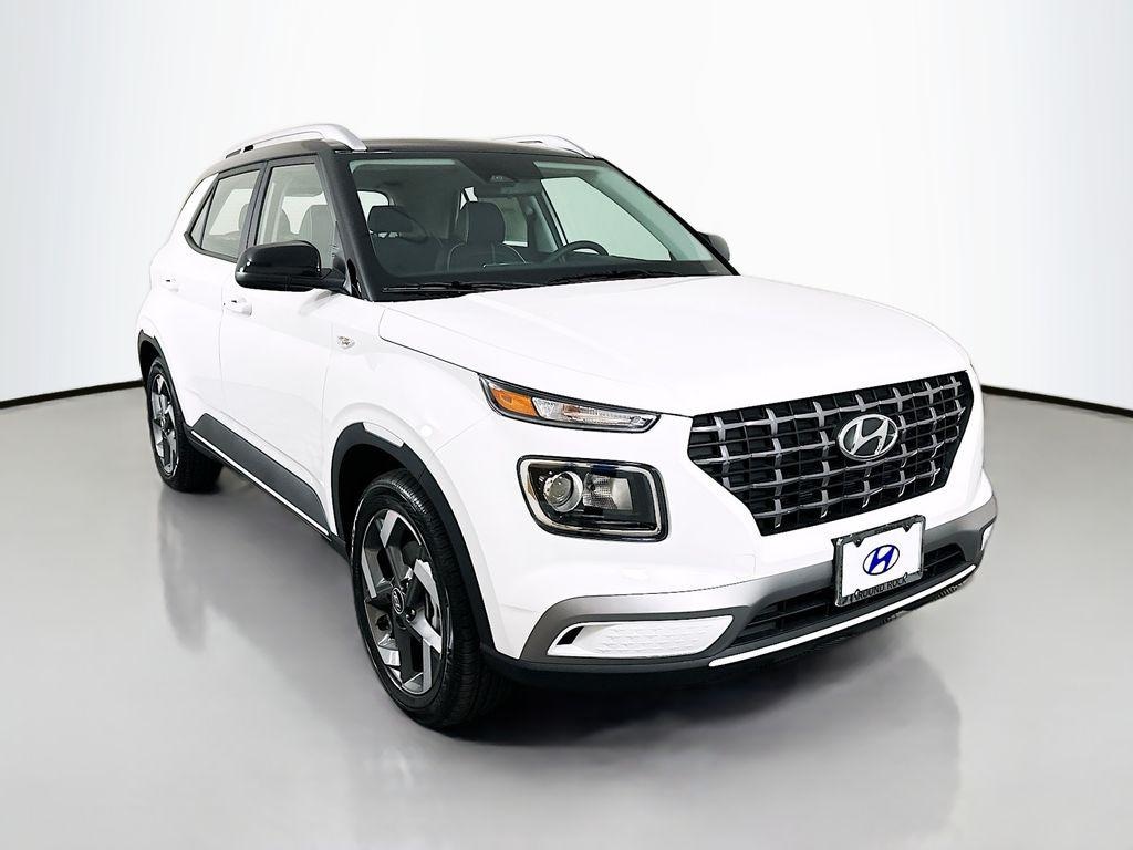 New 2026 Hyundai Venue SEL w/Two-Tone Roof SUV