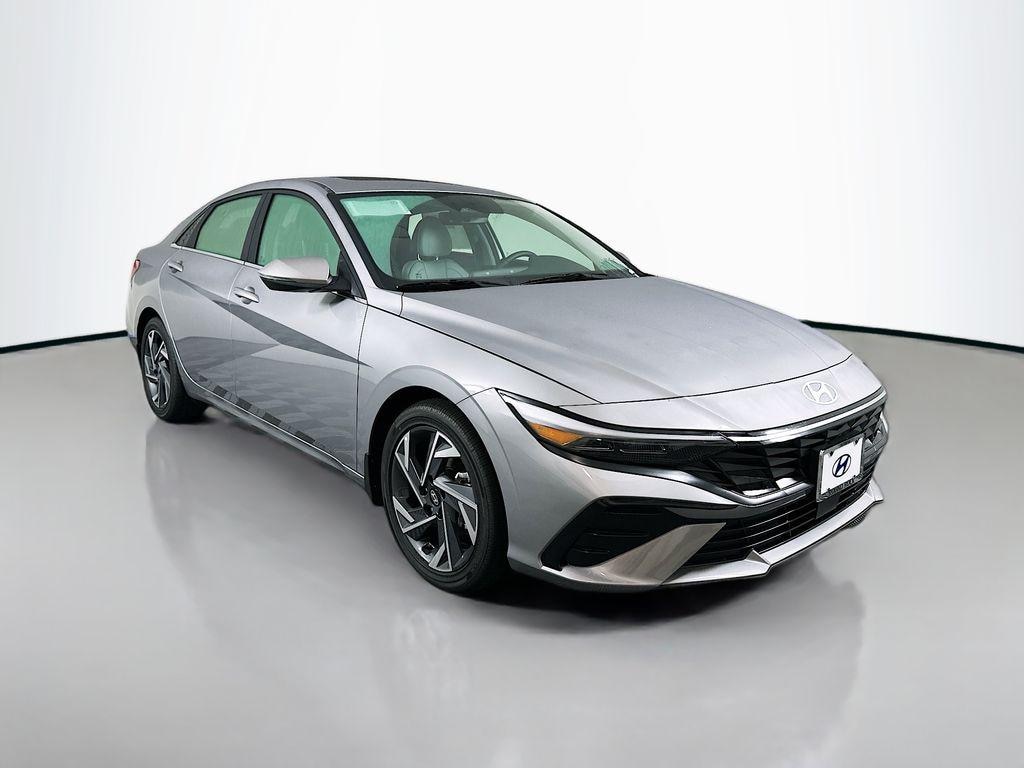 New 2025 Hyundai Elantra Limited Sedan