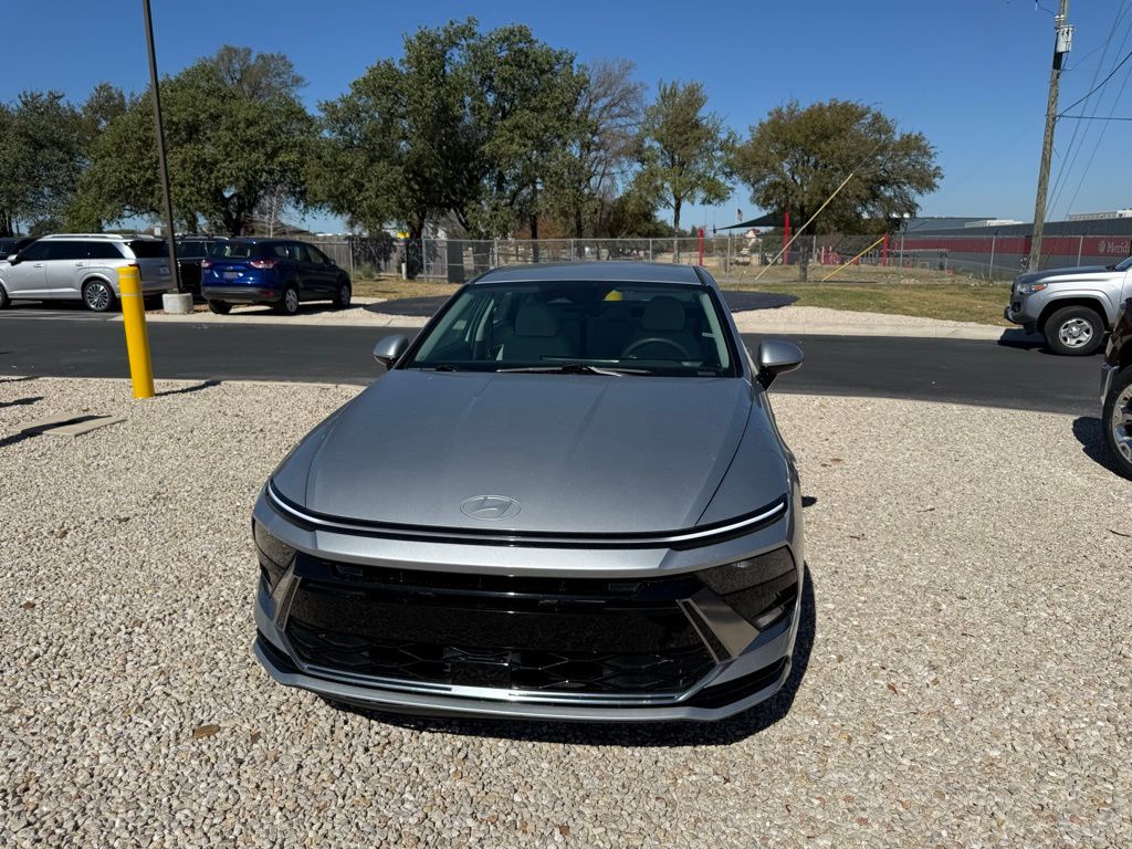 2024 Hyundai Sonata SEL photo 3