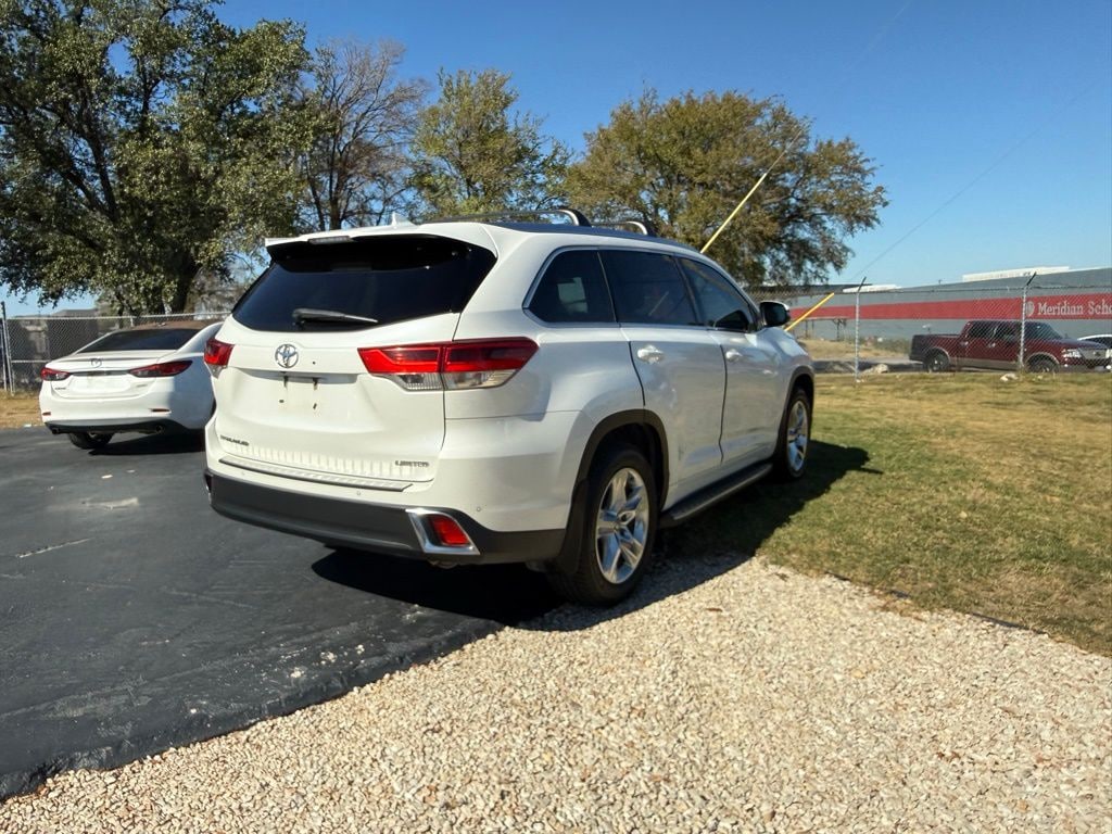 Used 2017 Toyota Highlander Limited V6 SUV