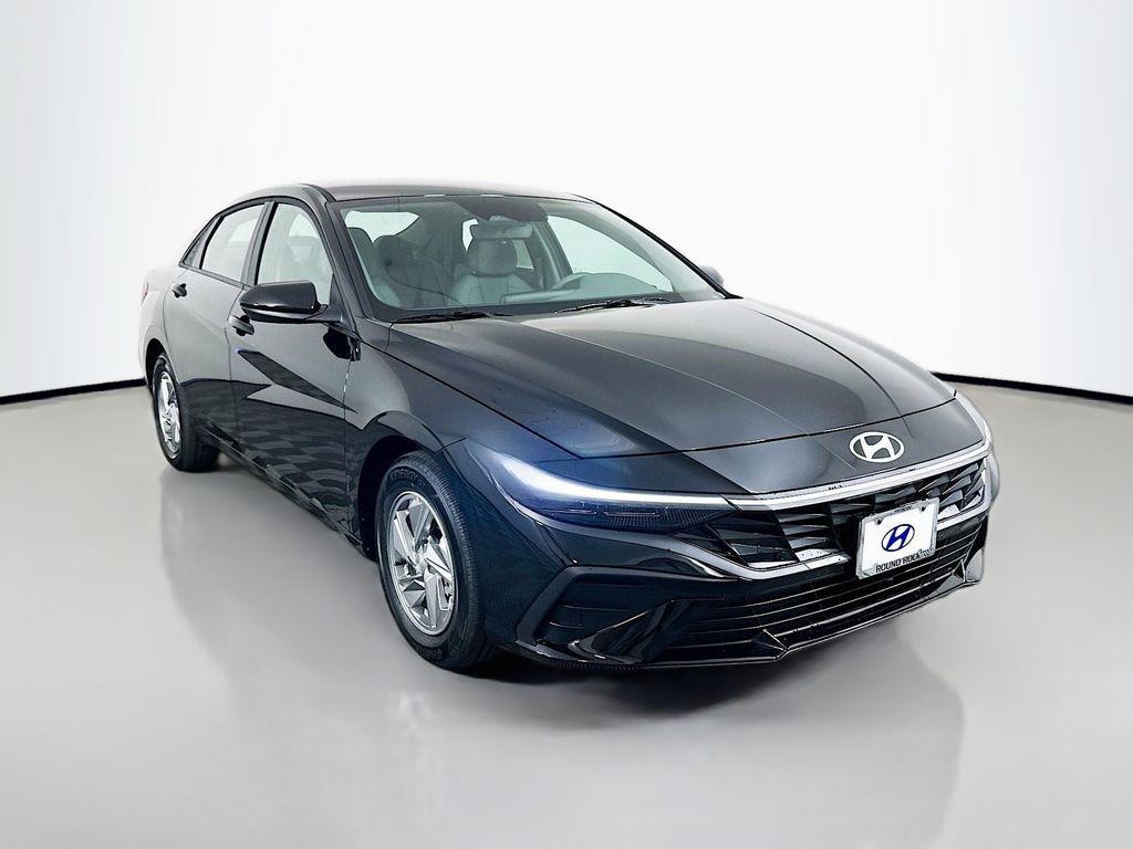 New 2026 Hyundai Elantra SE Sedan