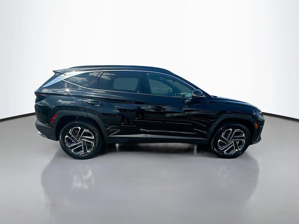2025 Hyundai Tucson Hybrid Limited photo 4