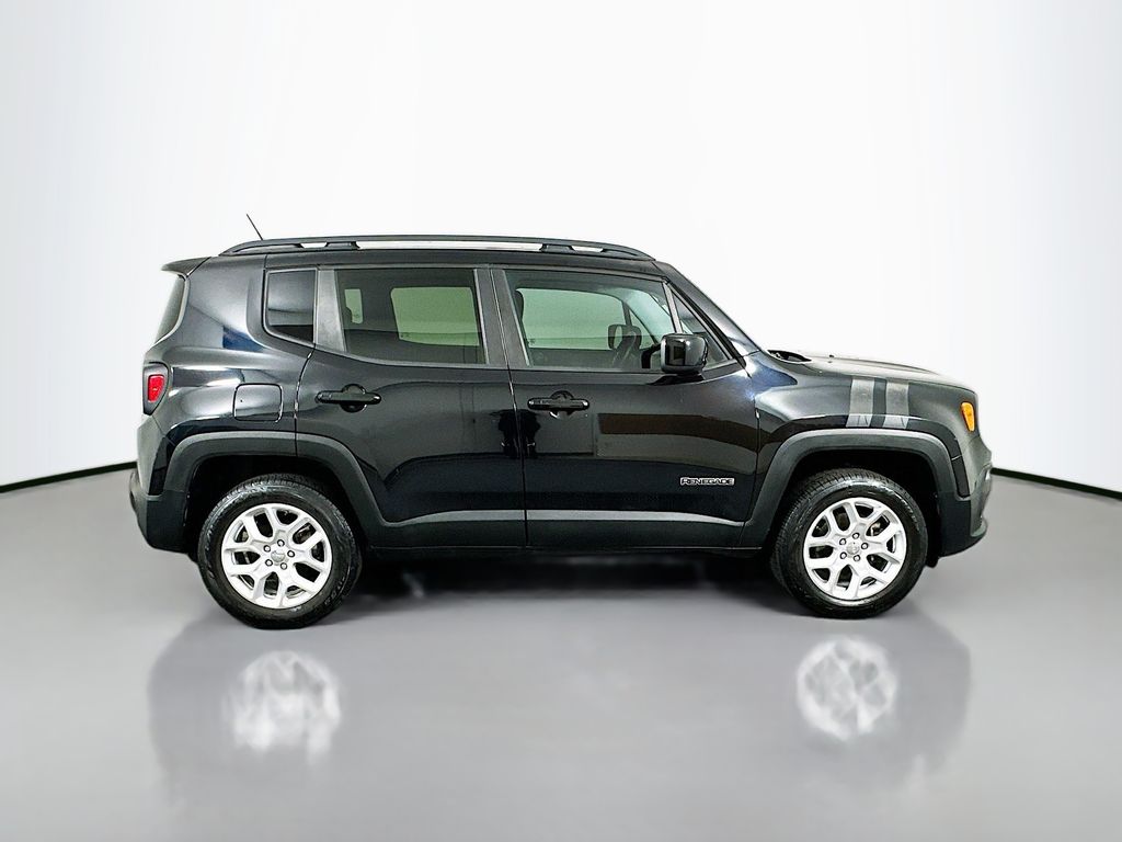 2016 Jeep Renegade Latitude photo 3