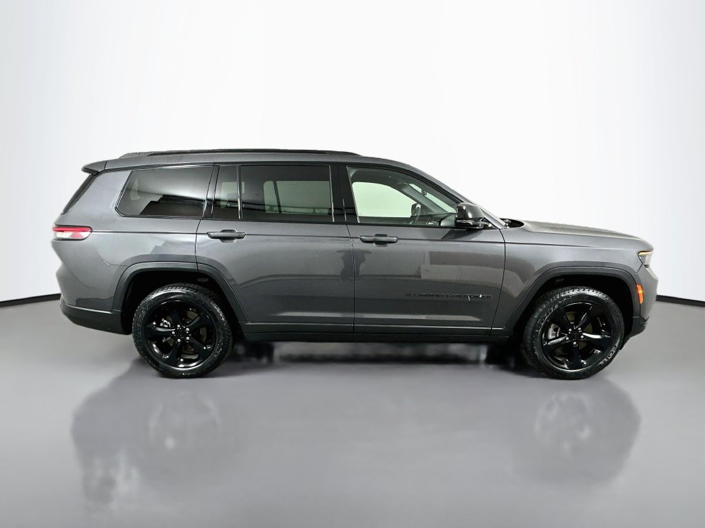 Used 2023 Jeep Grand Cherokee L Laredo SUV