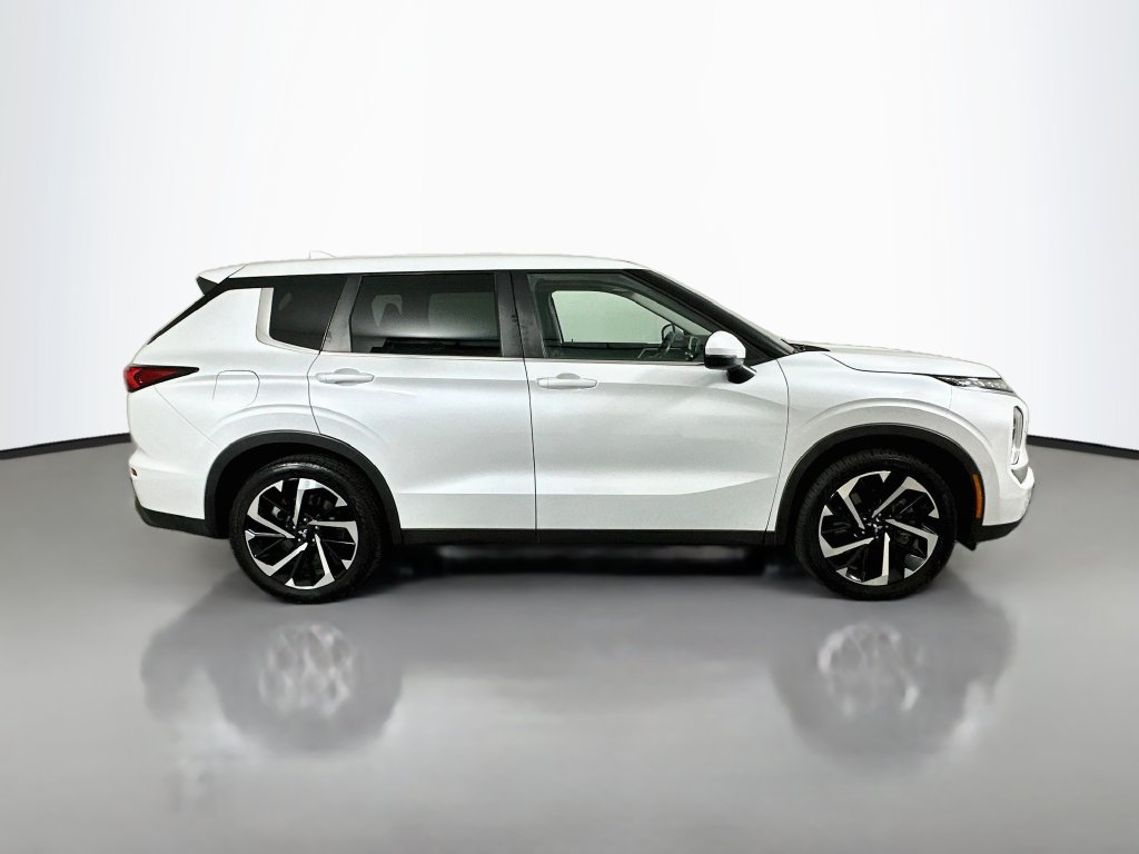 Used 2022 Mitsubishi Outlander ES CUV