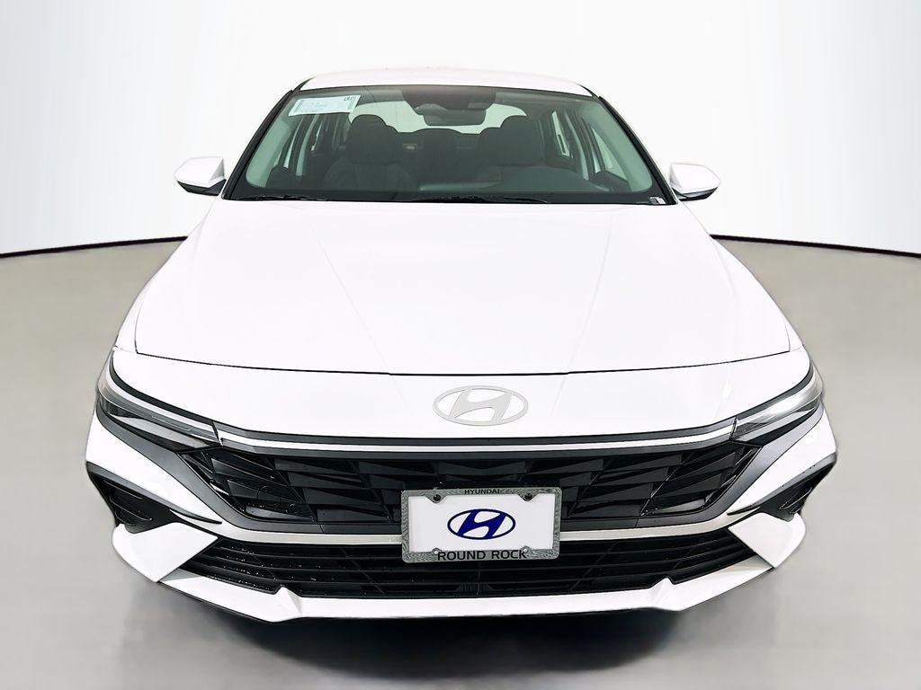 New 2026 Hyundai Elantra SE Sedan