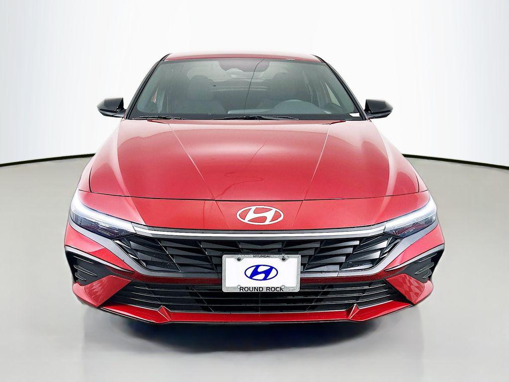 2025 Hyundai Elantra SEL Sport photo 2