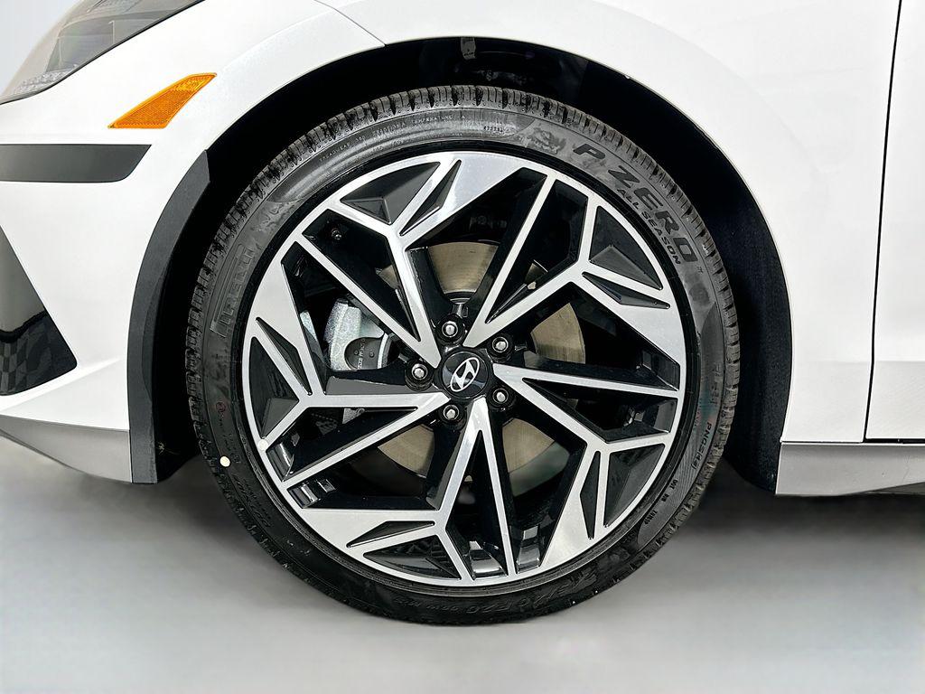 2025 Hyundai IONIQ 6 SEL - Photo 23