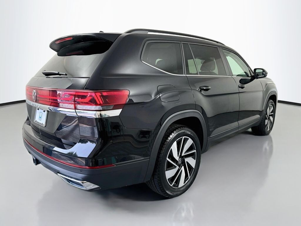 Used 2025 Volkswagen Atlas 2.0T SE w/Technology SUV
