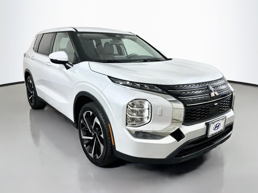 Used 2022 Mitsubishi Outlander ES CUV