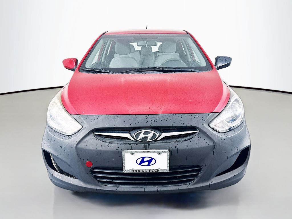 2013 Hyundai Accent GS photo 2