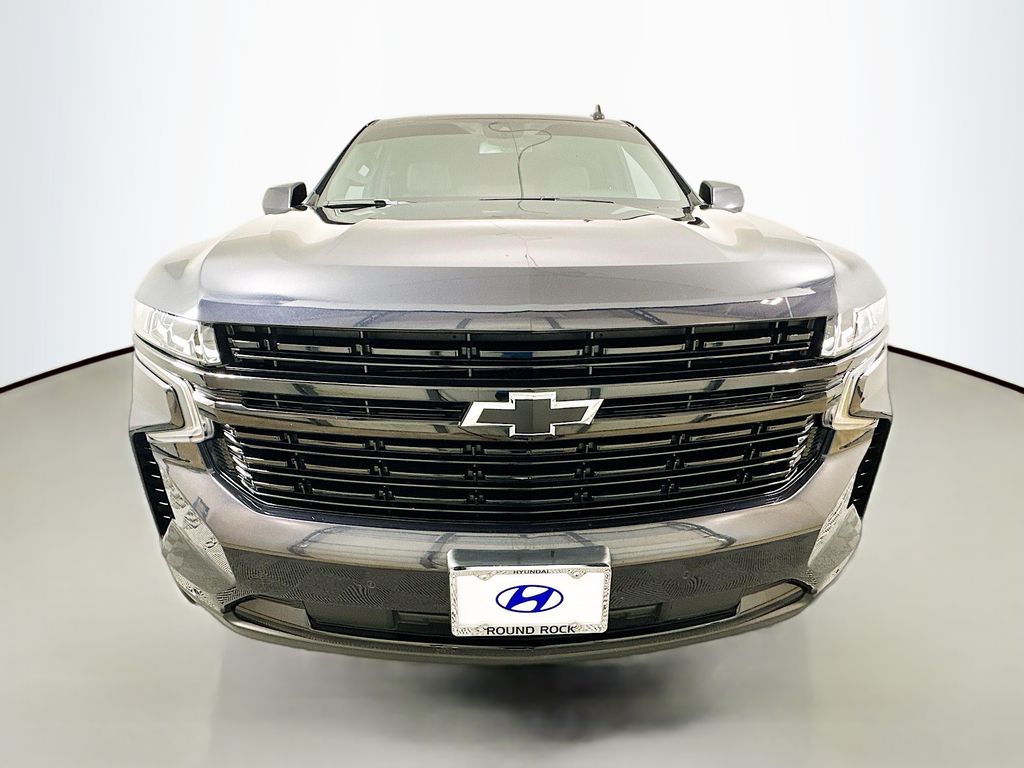2023 Chevrolet Suburban RST photo 2