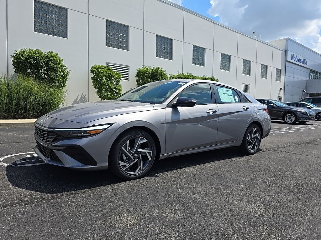 New 2025 Hyundai Elantra SEL Sport Sedan