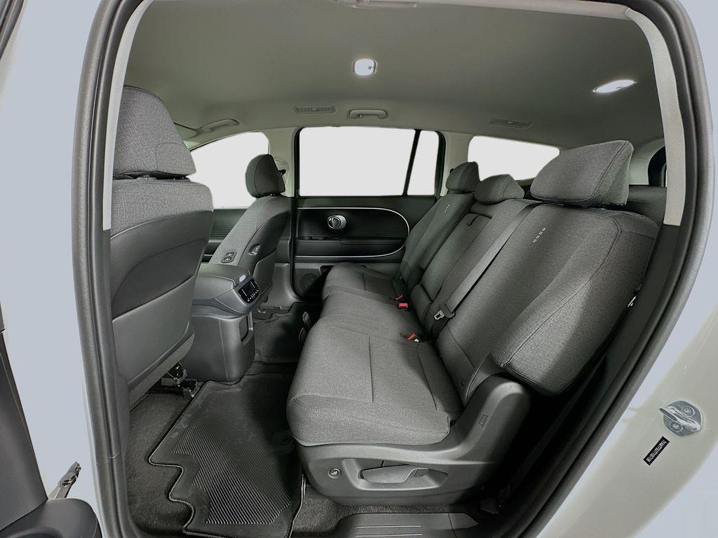 2026 Hyundai IONIQ 9 SE - Photo 17