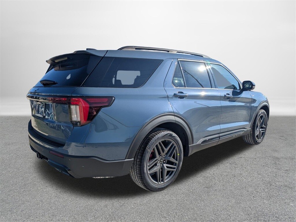 2025 Ford Explorer ST-Line photo 3