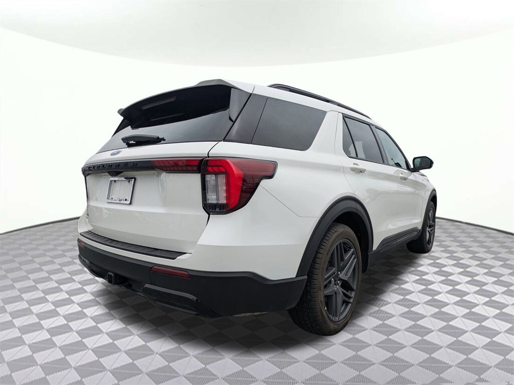 2025 Ford Explorer ST-Line photo 3